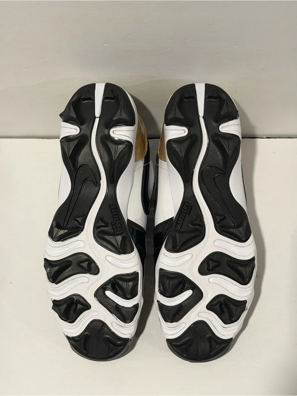 AJ1 Low Cleat Patent ‘Gold Toe’ (GS) Sz 5.5